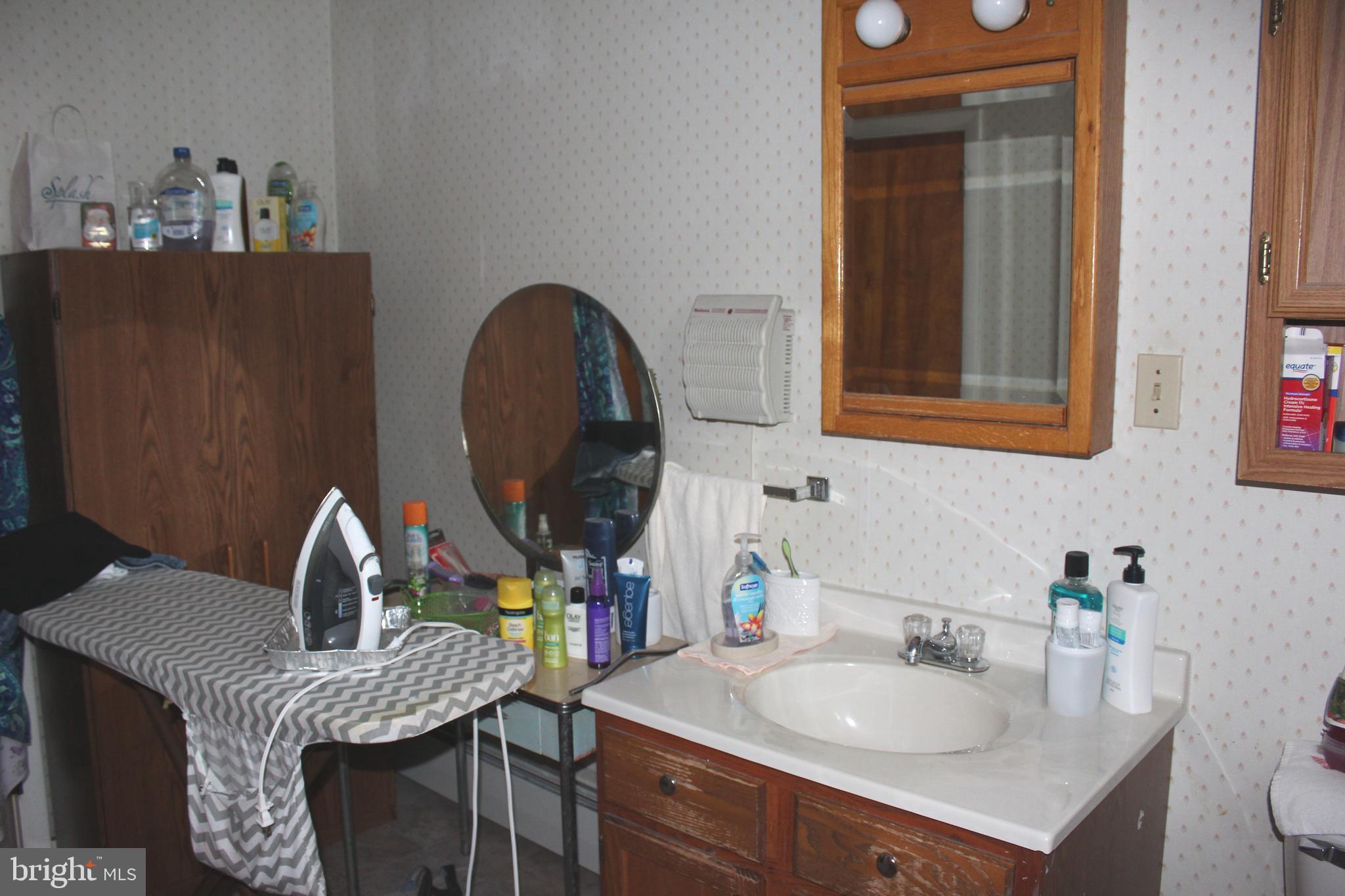 WILLIAMSTOWN - Residential