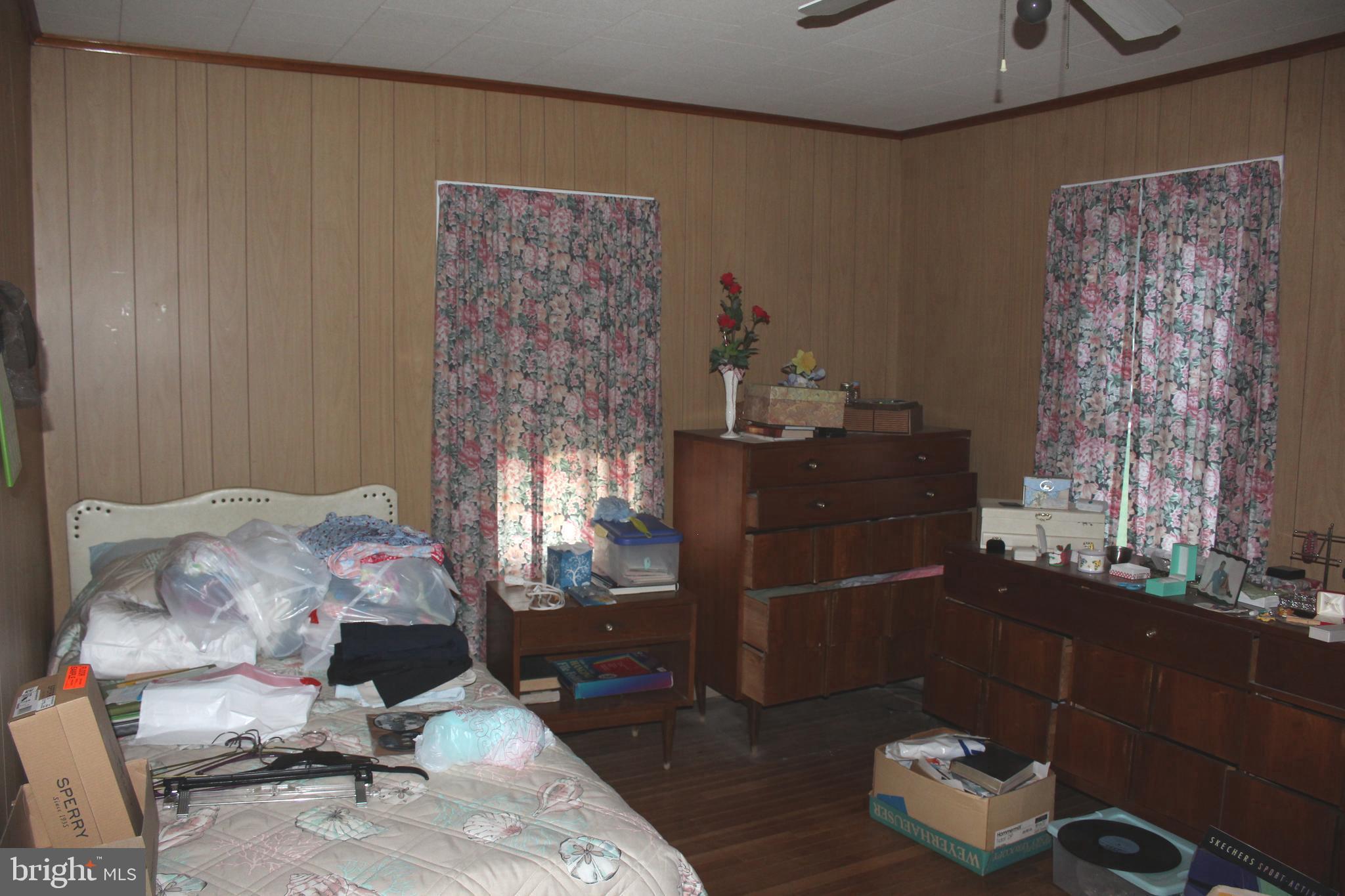 WILLIAMSTOWN - Residential