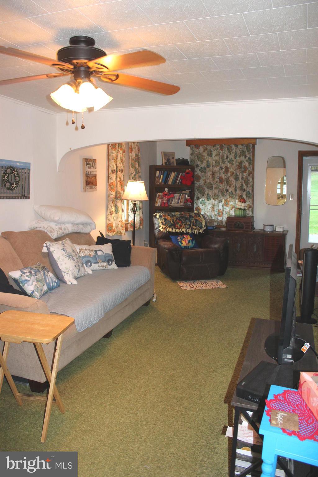 WILLIAMSTOWN - Residential