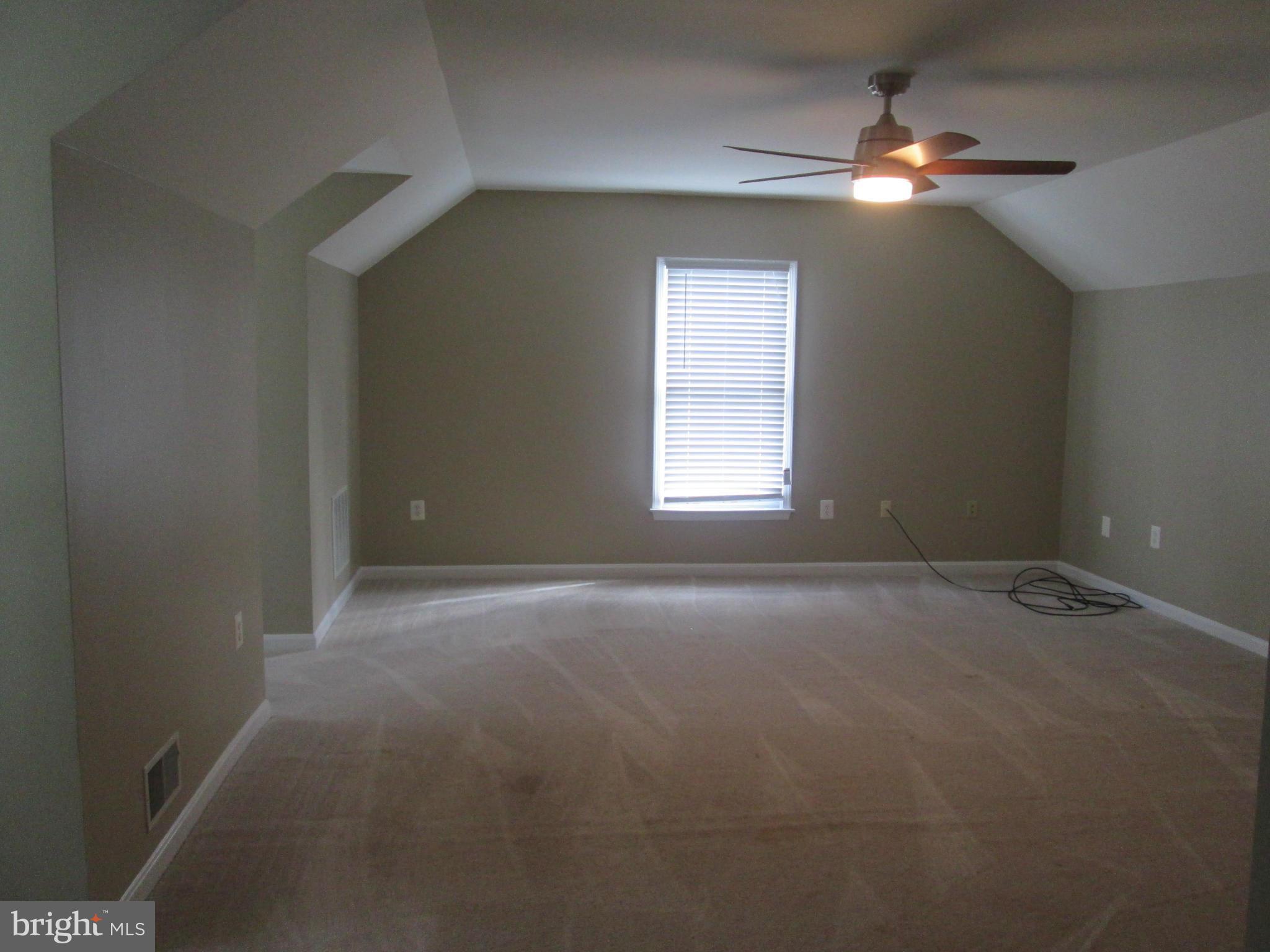 KENTLANDS HILL DISTRICT - Residential Lease