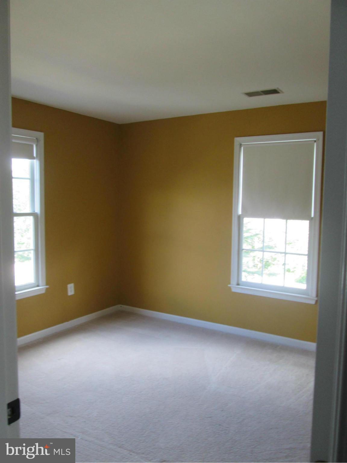 KENTLANDS HILL DISTRICT - Residential Lease