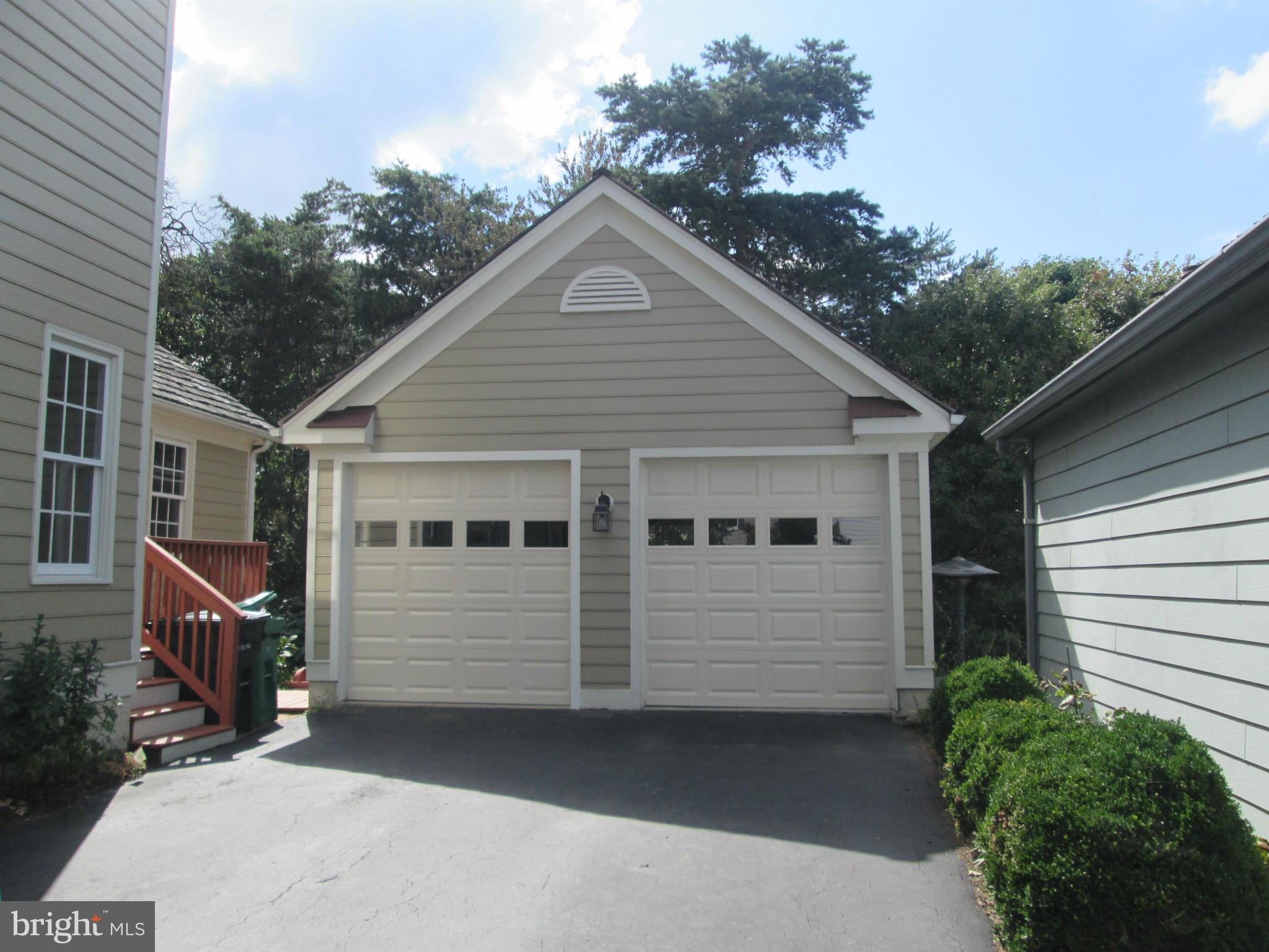 KENTLANDS HILL DISTRICT - Residential Lease