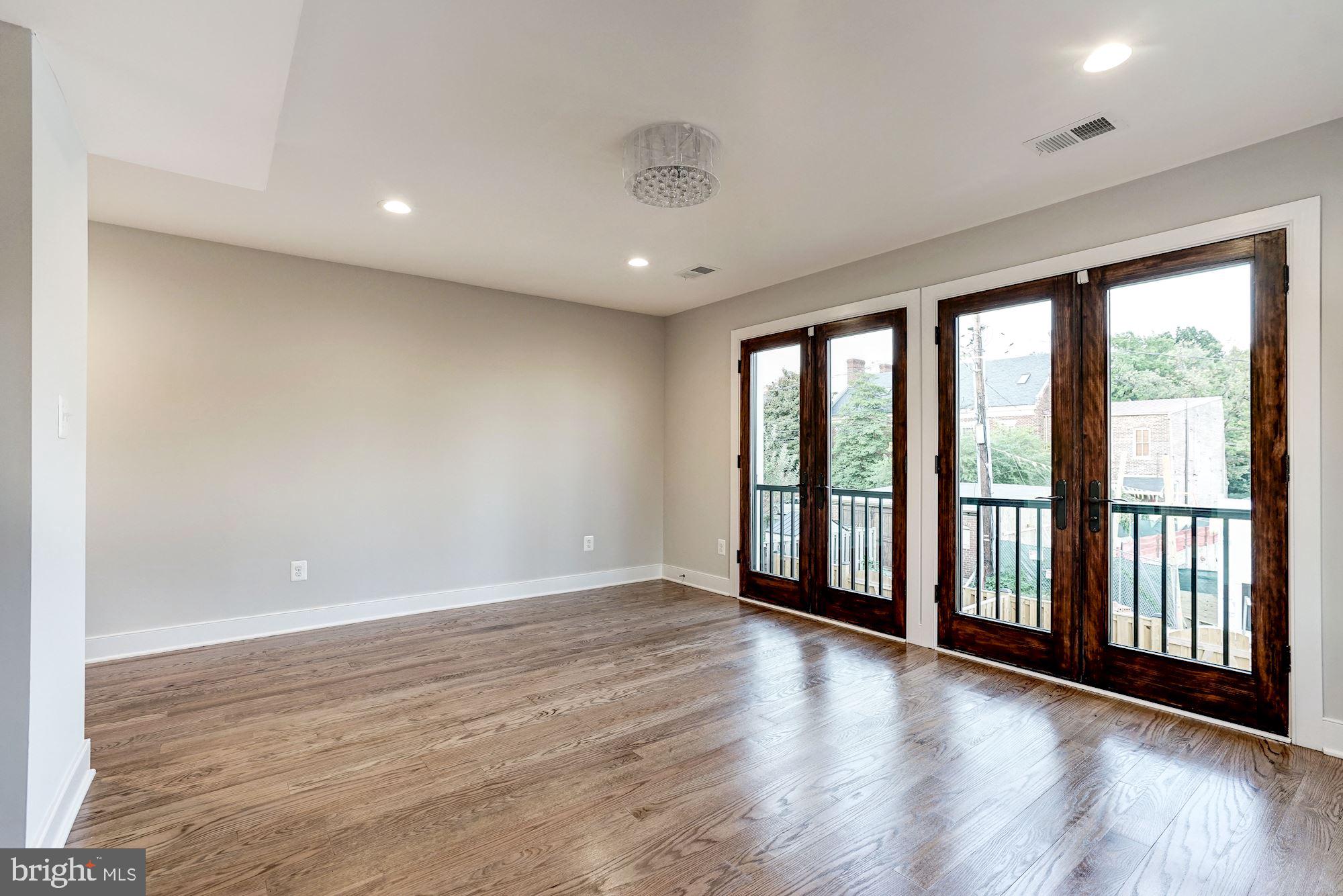 CARRIAGE WORKS - Residential