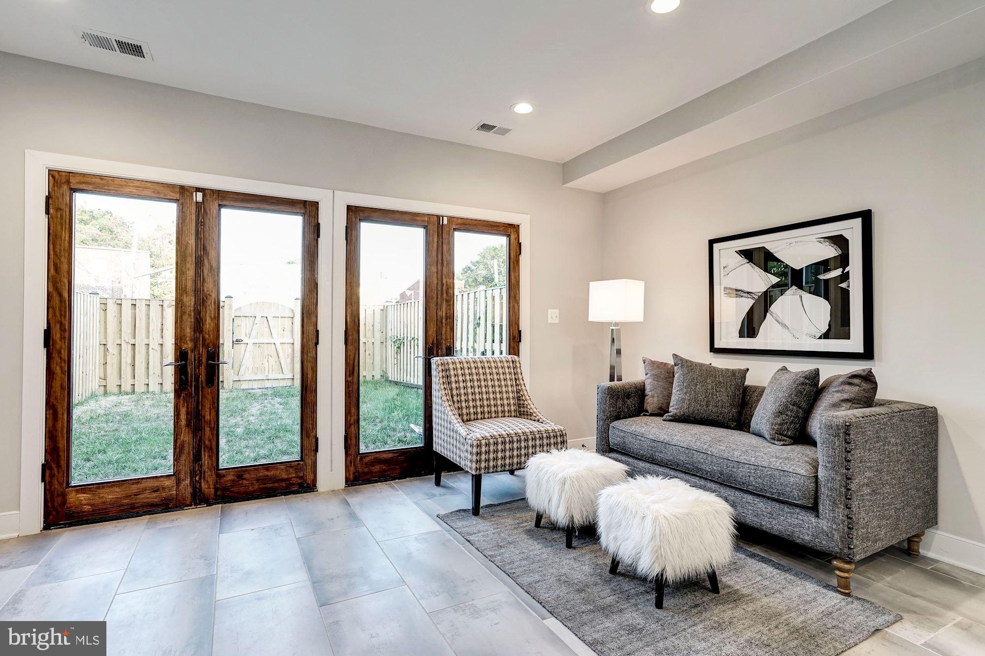 CARRIAGE WORKS - Residential