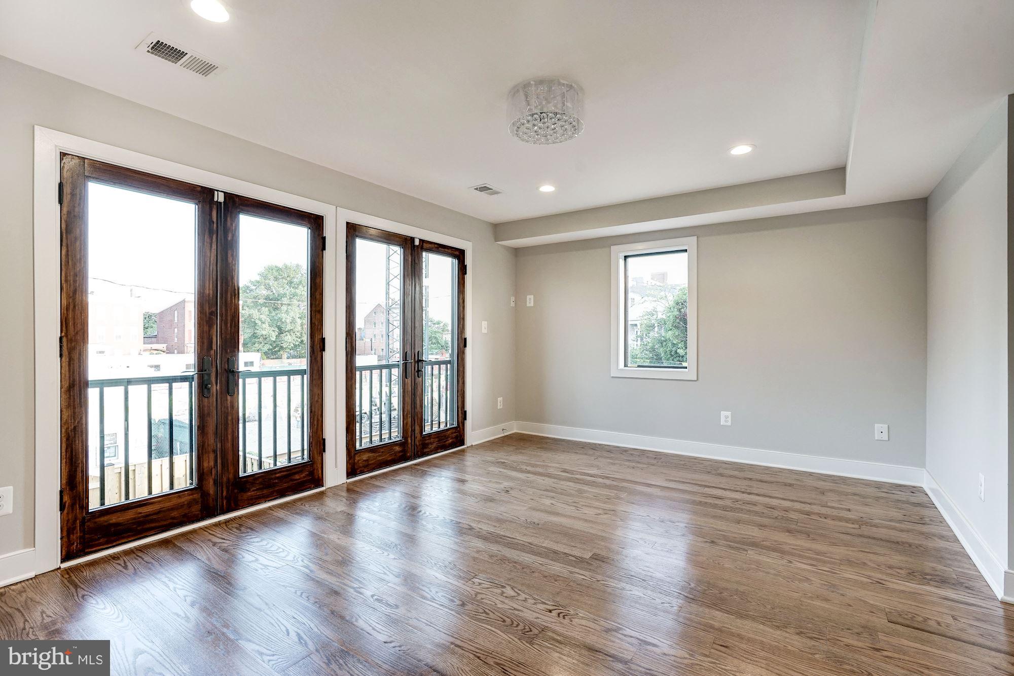 CARRIAGE WORKS - Residential