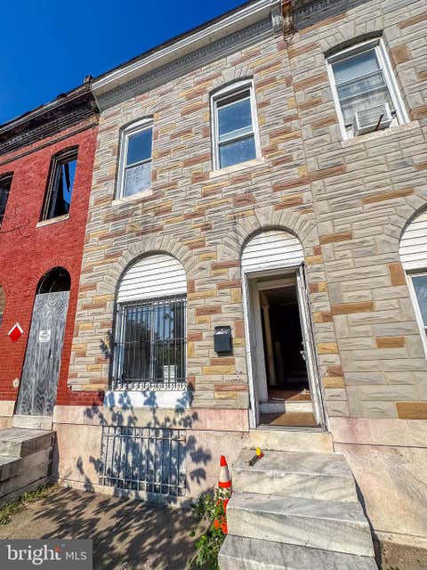 Townhouse For Sale - 1218 Montford Avenue<br/> BALTIMORE, MD 21213