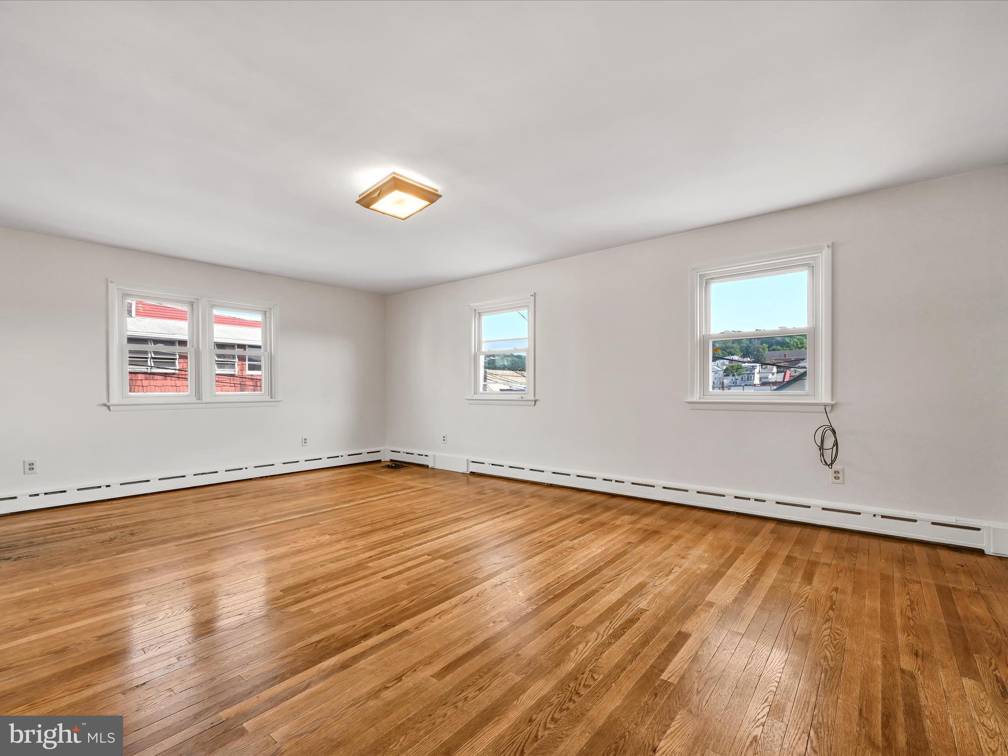 MINERSVILLE - Residential