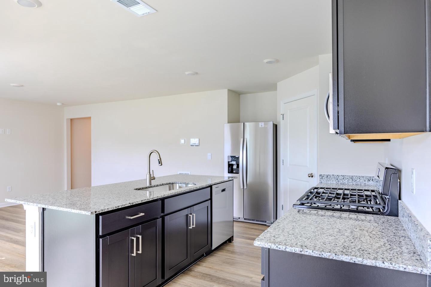 WEST WIND - Residential Lease