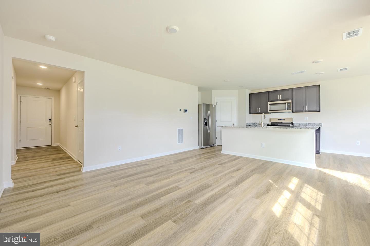 WEST WIND - Residential Lease