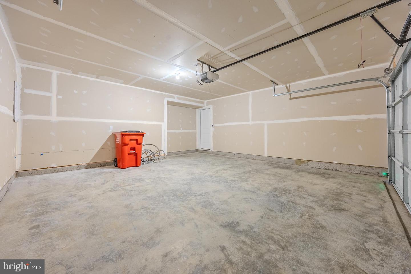 WEST WIND - Residential Lease