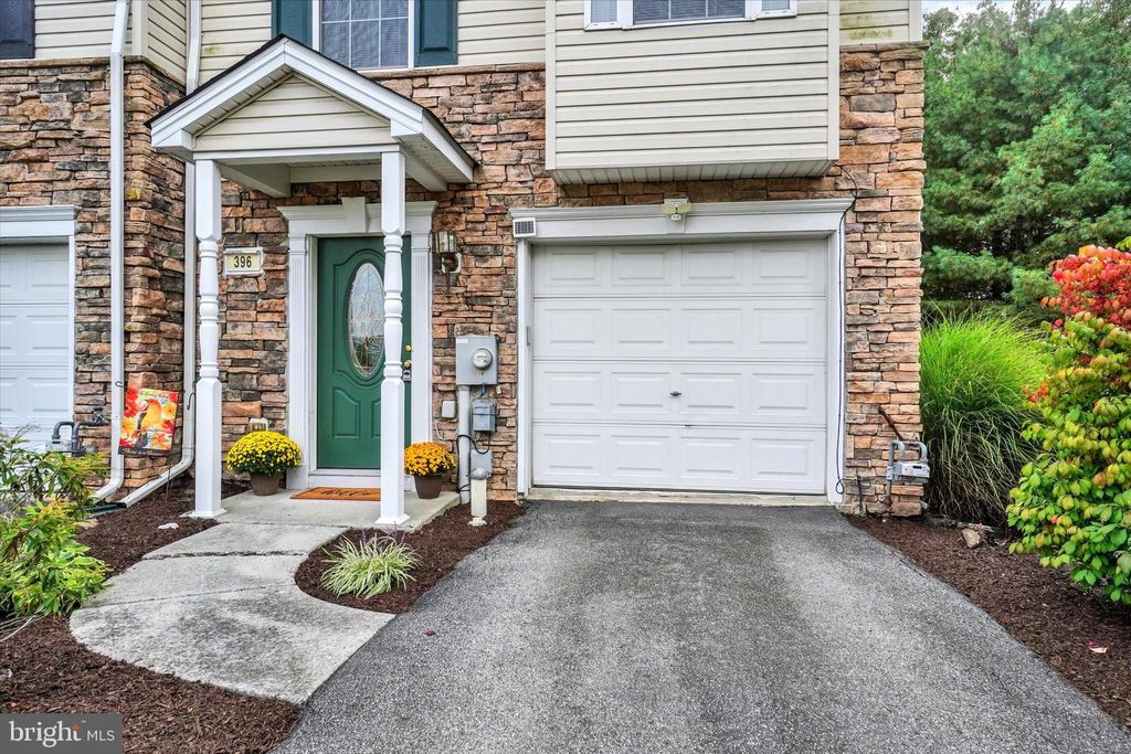 Photo of 396 Bruaw Drive, YORK, PA 17406 (MLS # PAYK2090886)