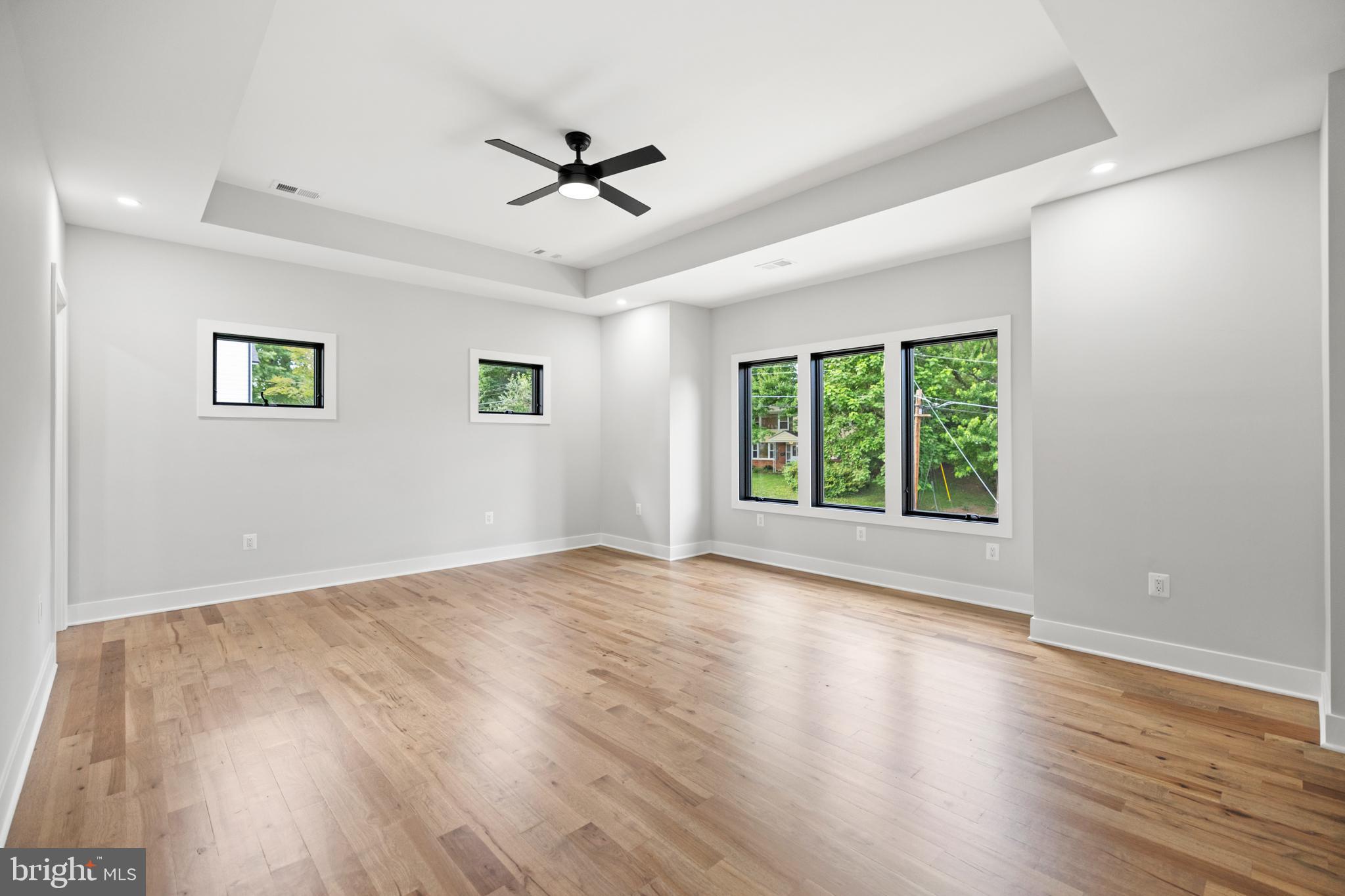 VIENNA WOODS - Residential