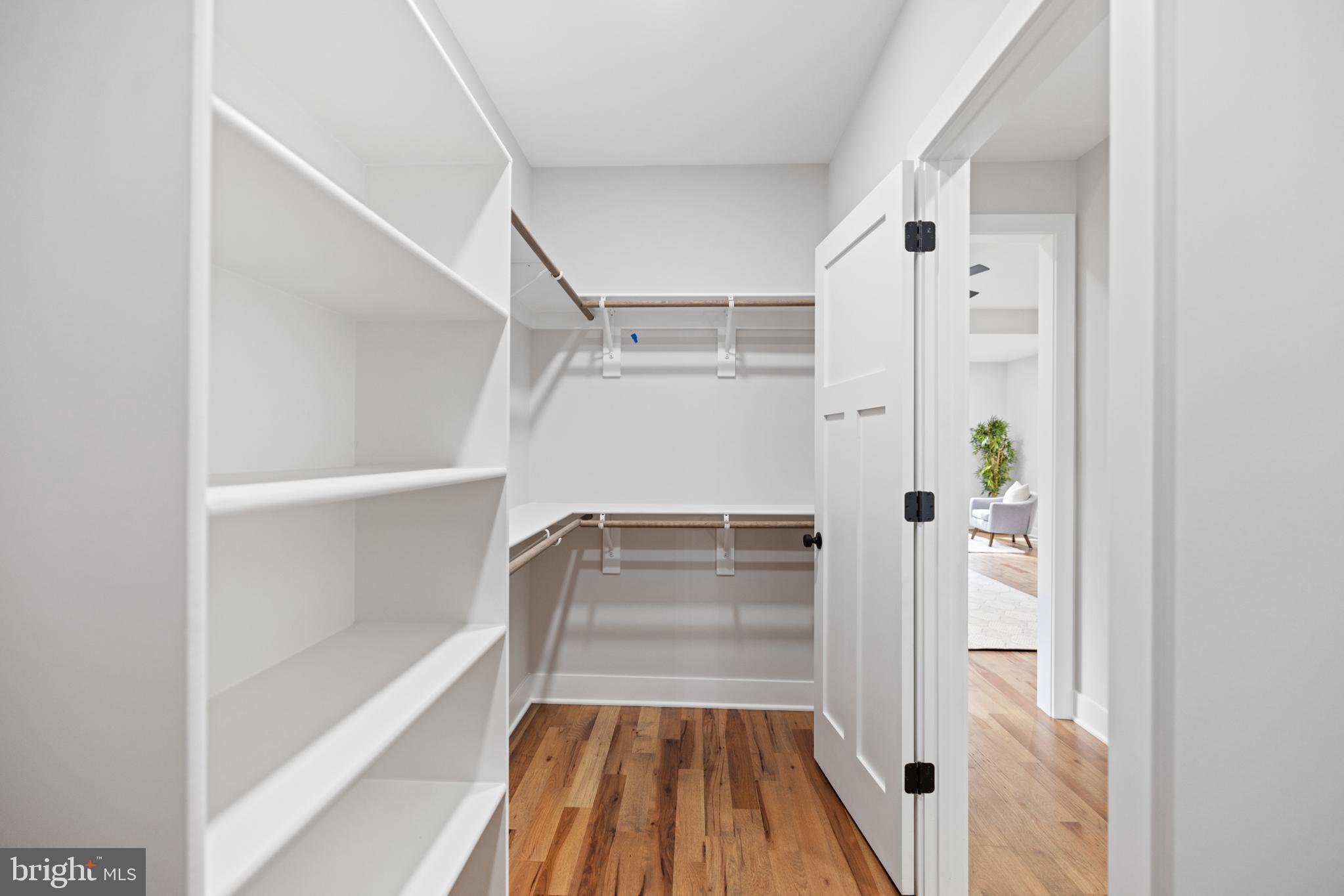 VIENNA WOODS - Residential