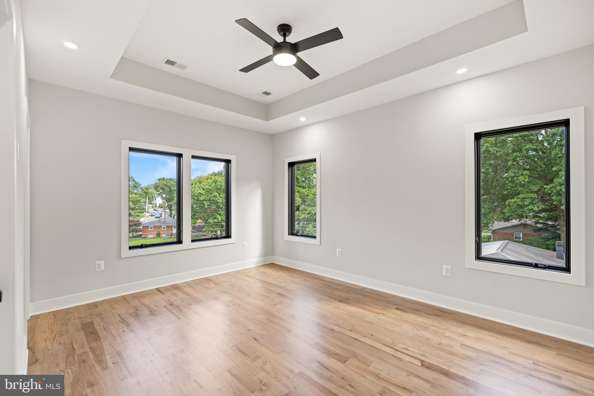 VIENNA WOODS - Residential