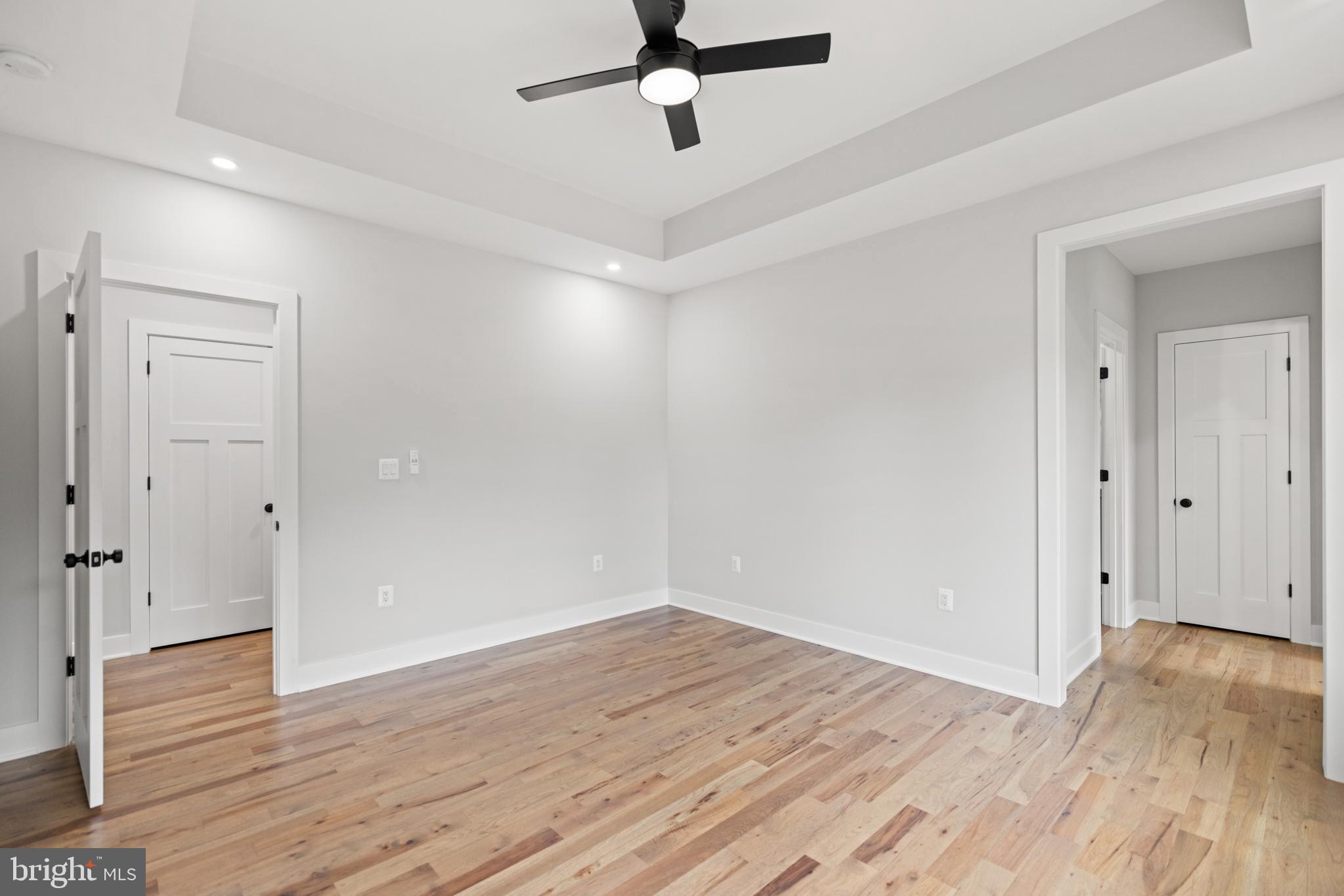 VIENNA WOODS - Residential