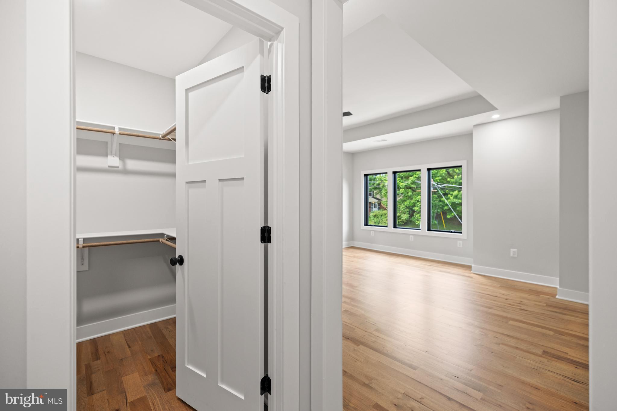 VIENNA WOODS - Residential