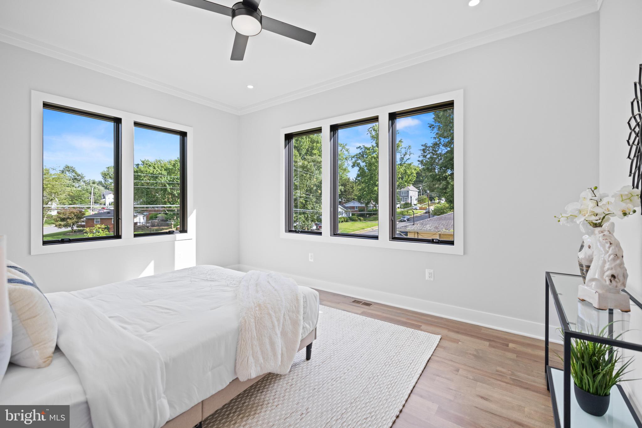 VIENNA WOODS - Residential