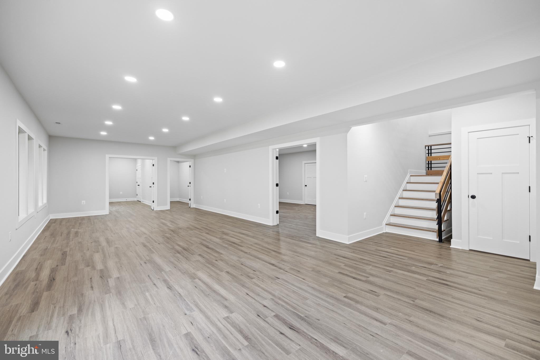 VIENNA WOODS - Residential