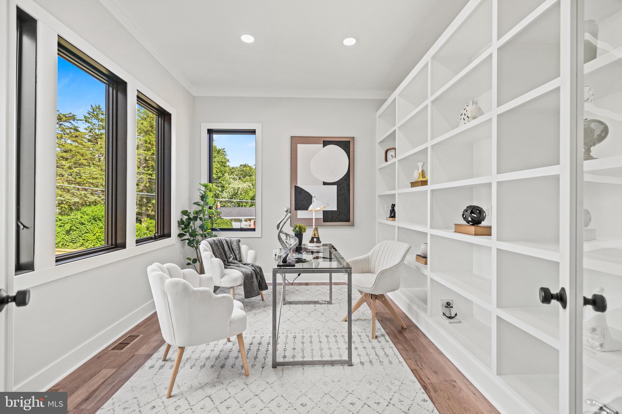 VIENNA WOODS - Residential