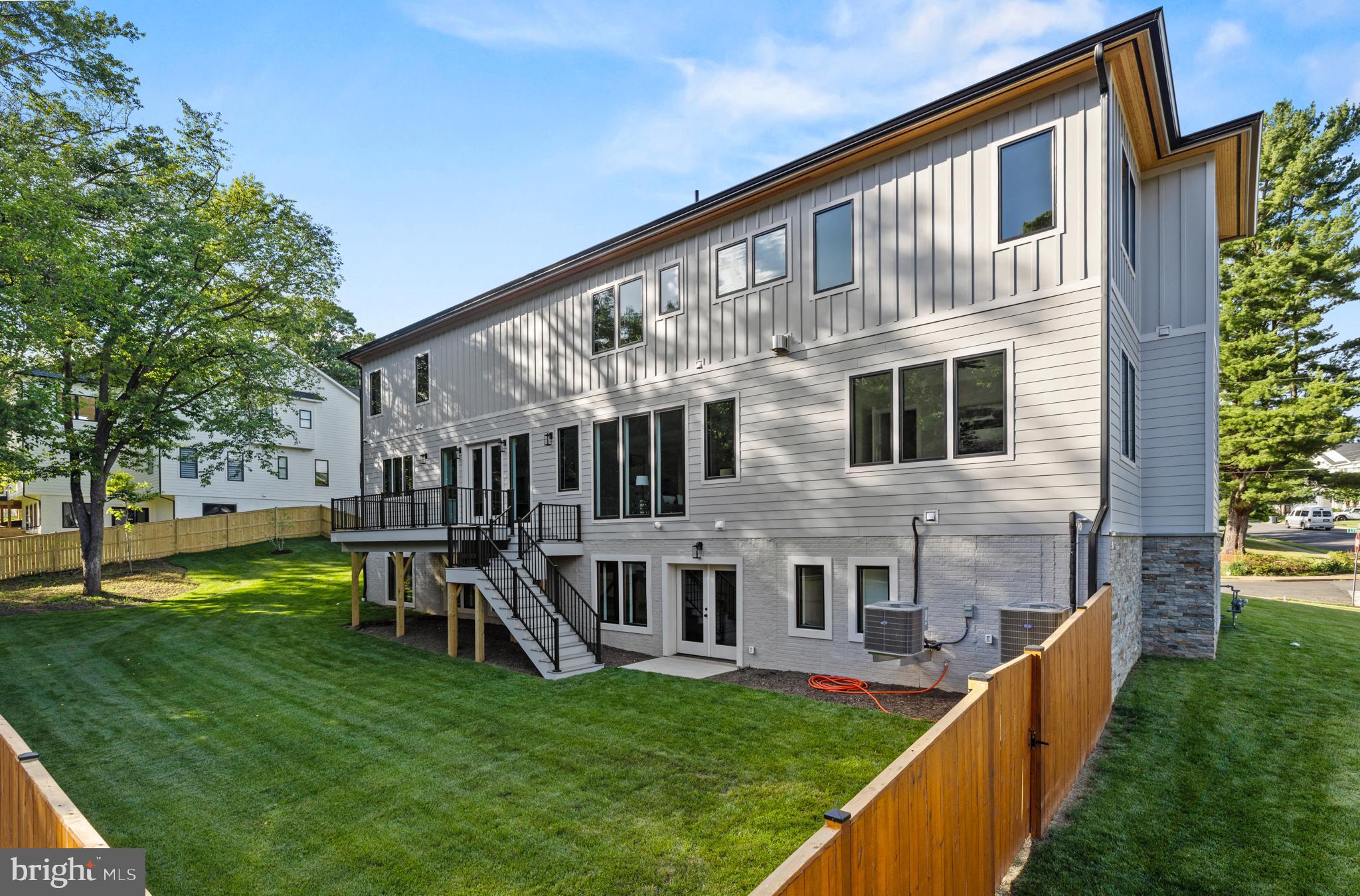 VIENNA WOODS - Residential