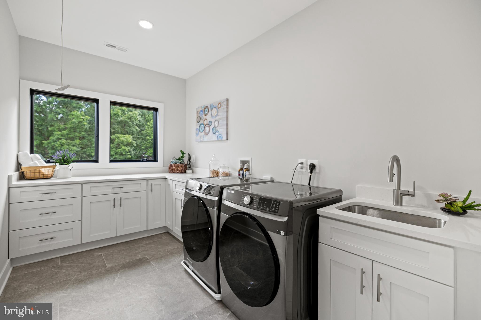 VIENNA WOODS - Residential