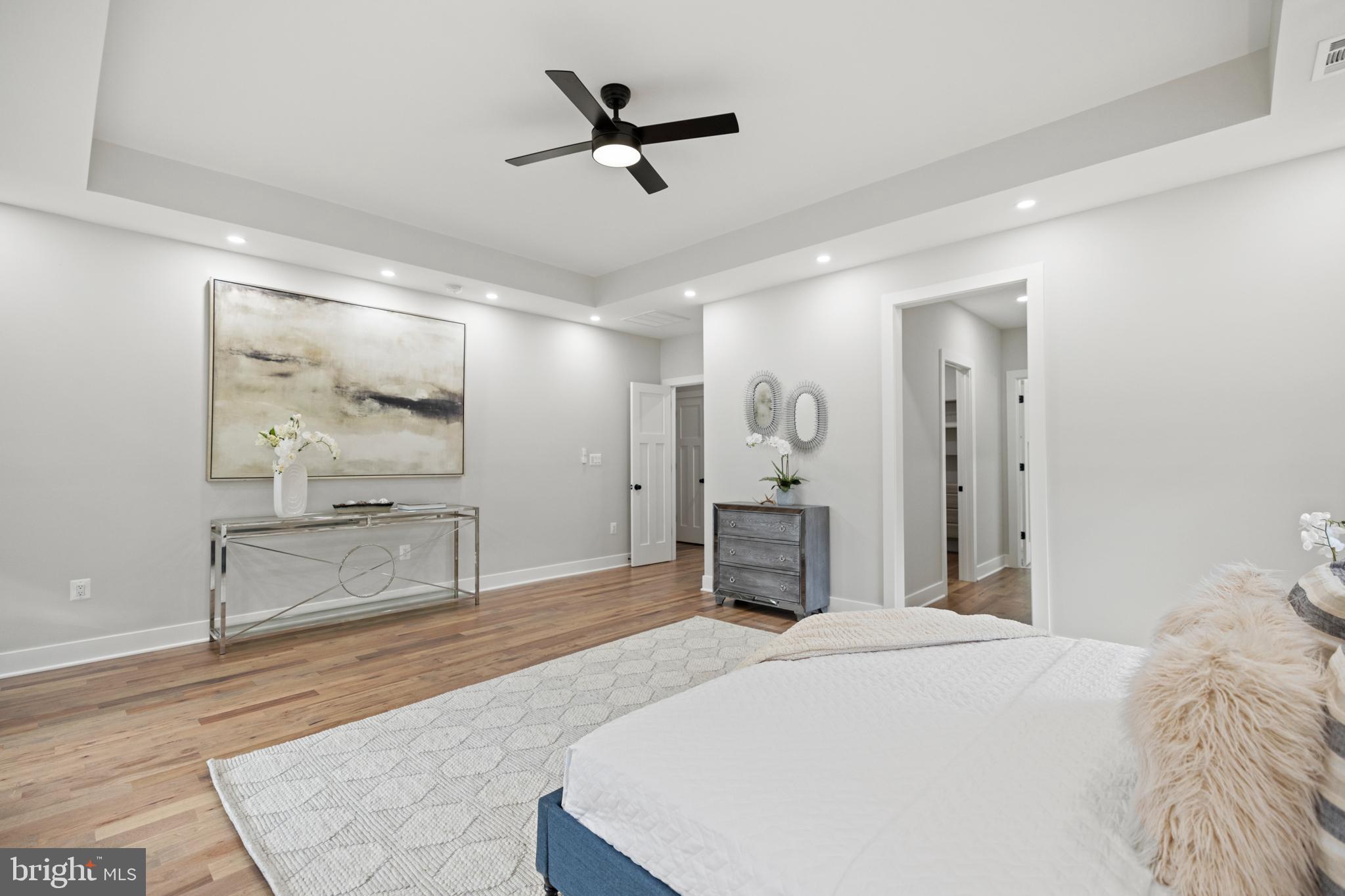 VIENNA WOODS - Residential