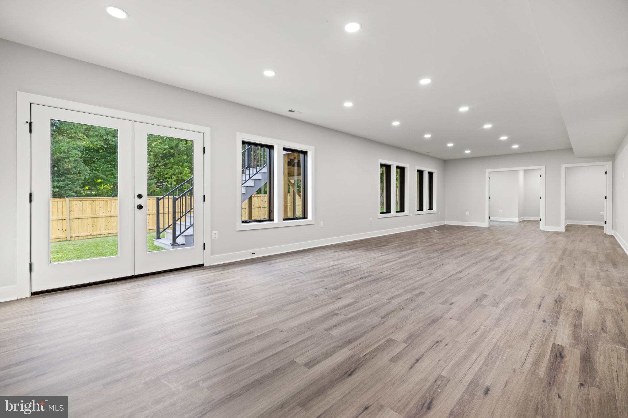 VIENNA WOODS - Residential