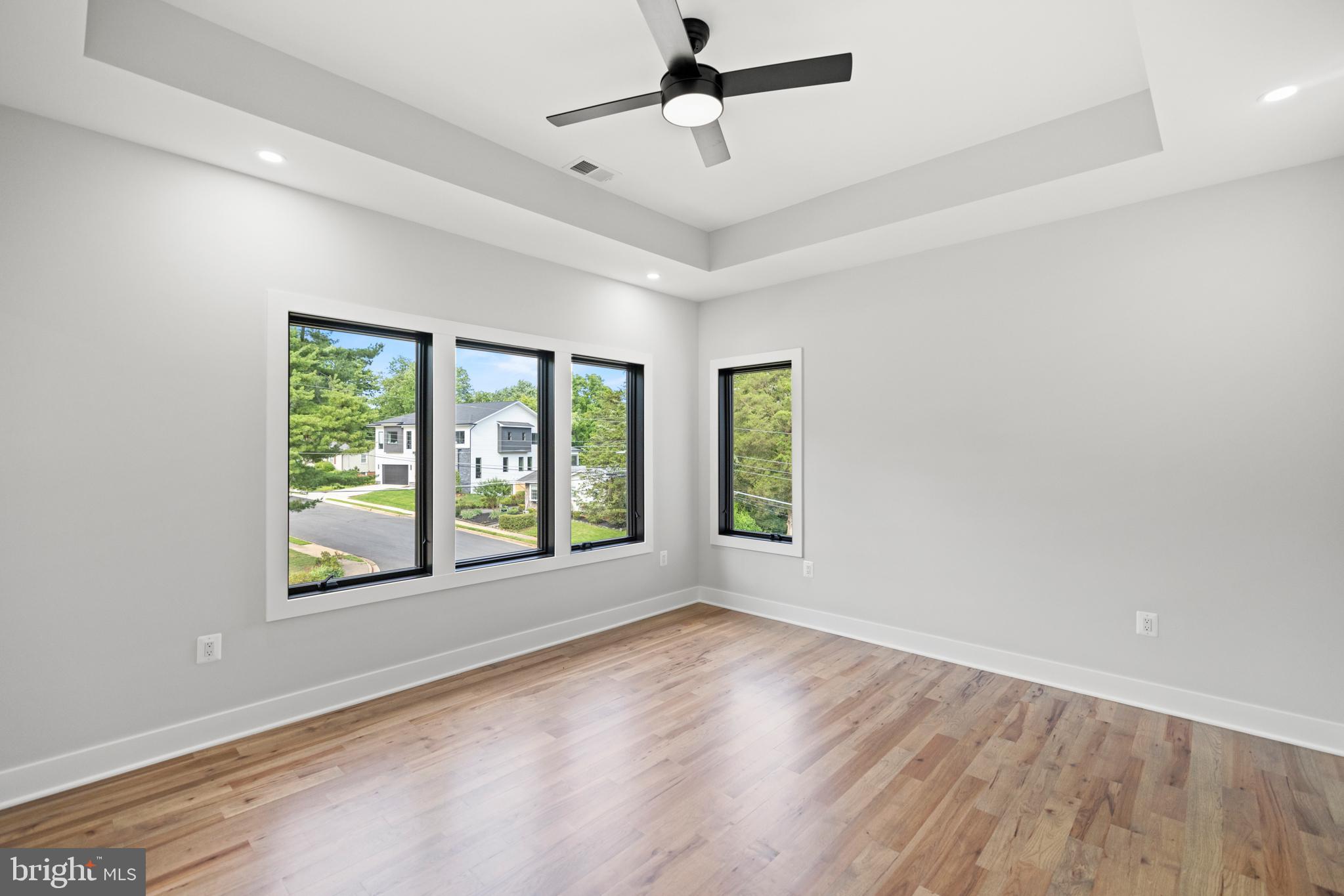 VIENNA WOODS - Residential