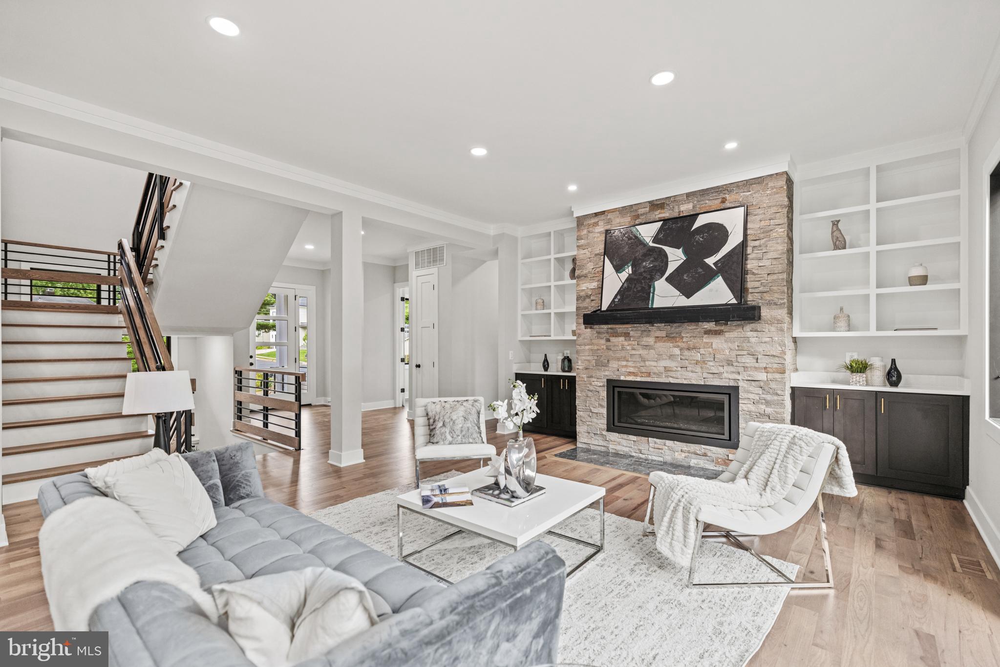 VIENNA WOODS - Residential