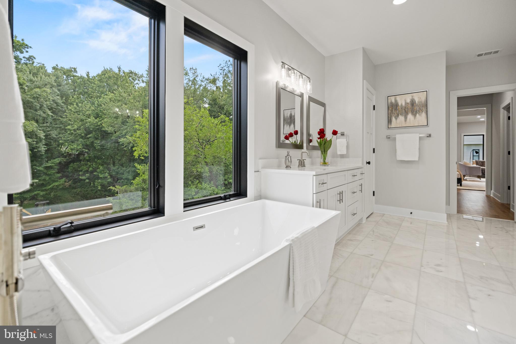 VIENNA WOODS - Residential