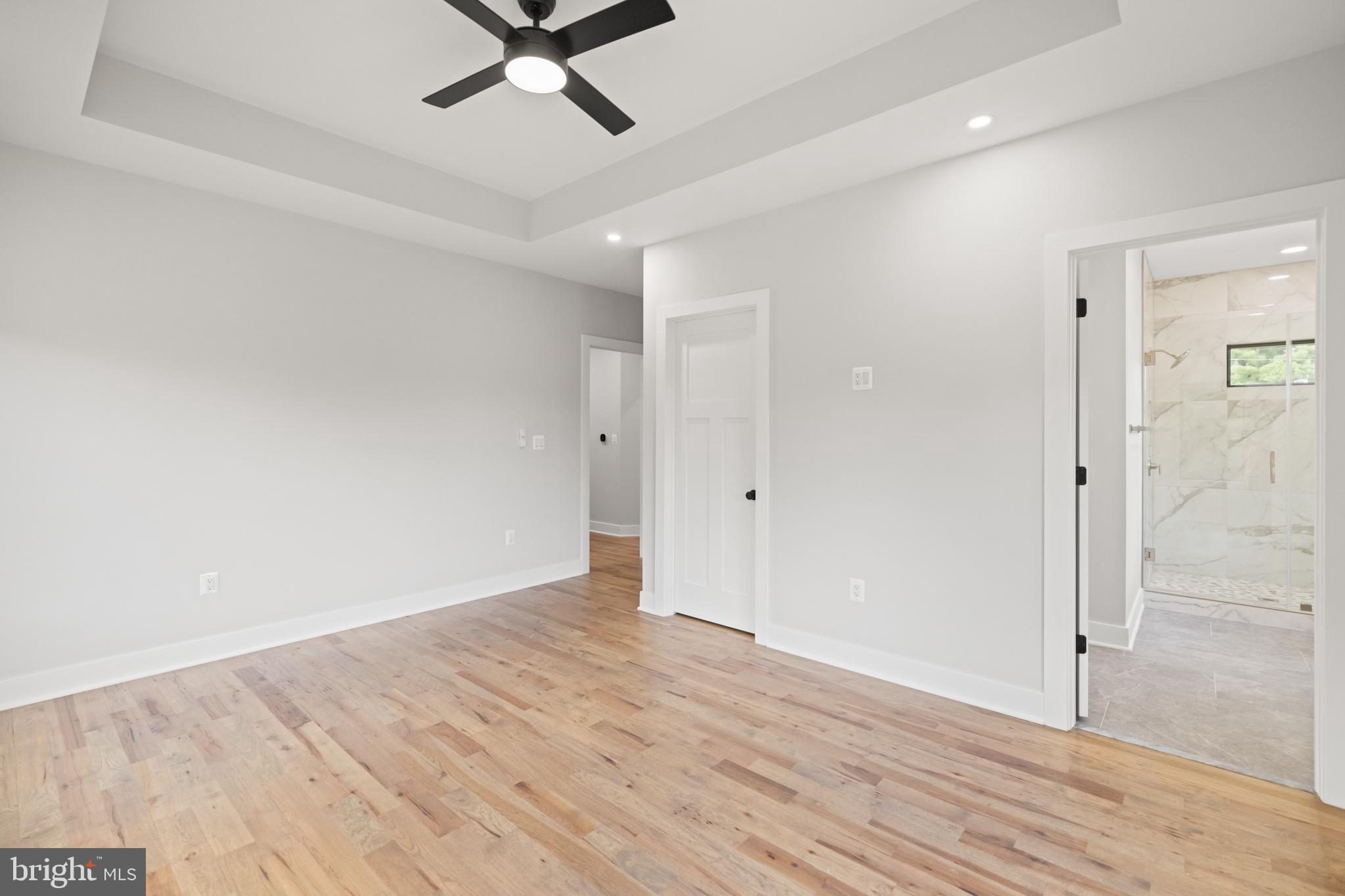 VIENNA WOODS - Residential