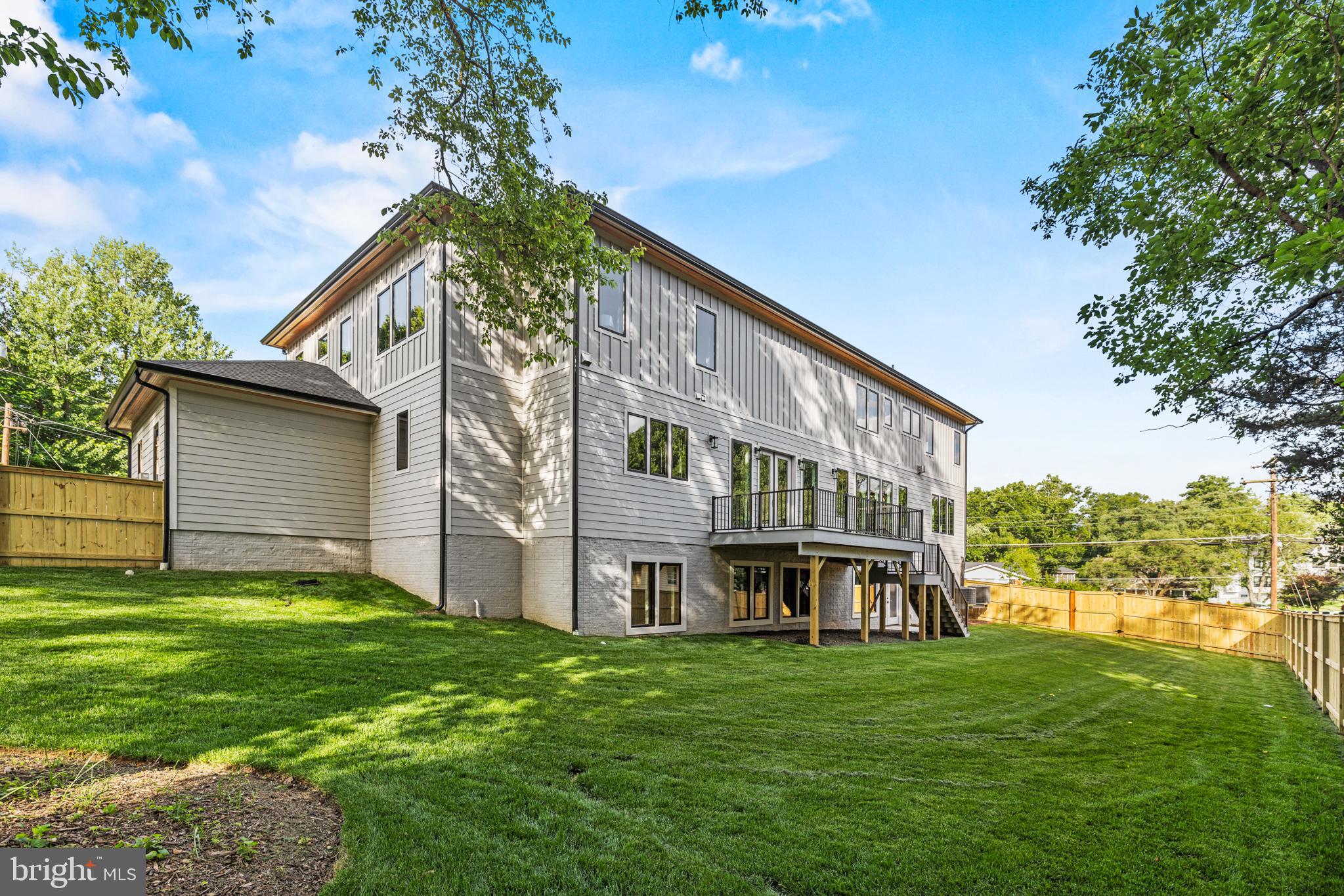 VIENNA WOODS - Residential