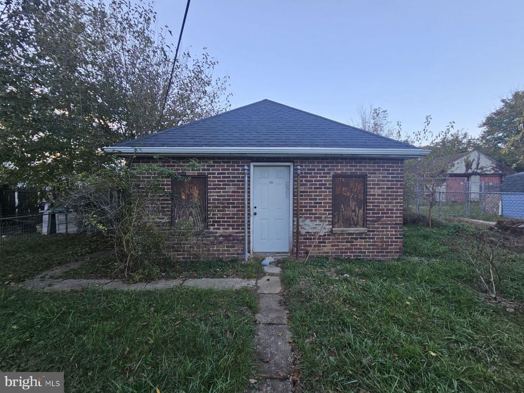 Photo of 977 Edison Street, YORK, PA 17403 (MLS # PAYK2094322)