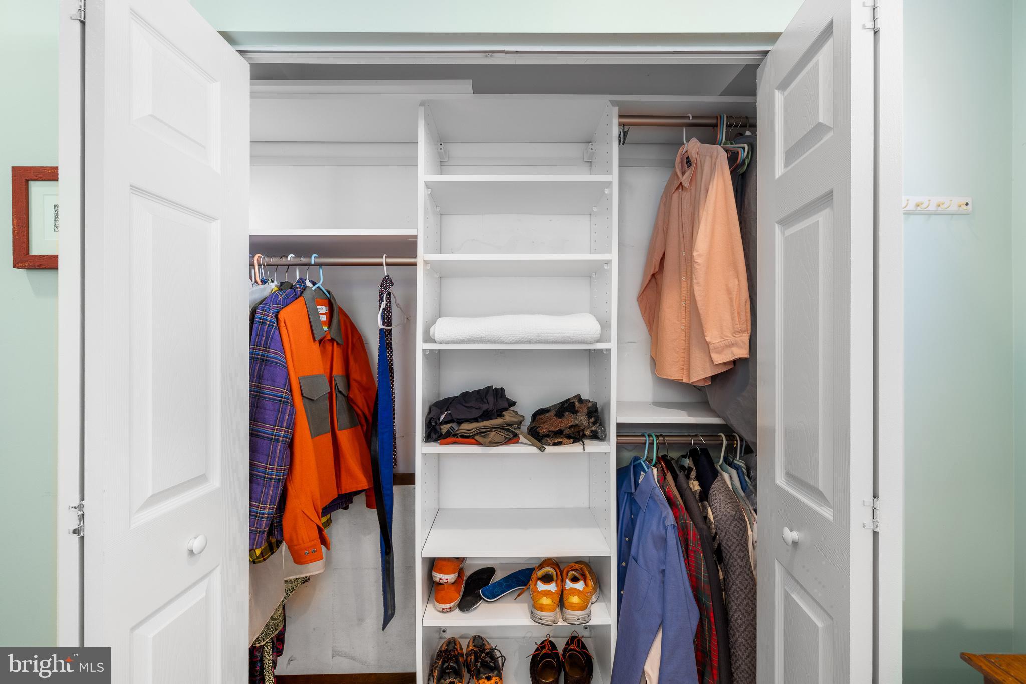 QUEEN VILLAGE - Residential