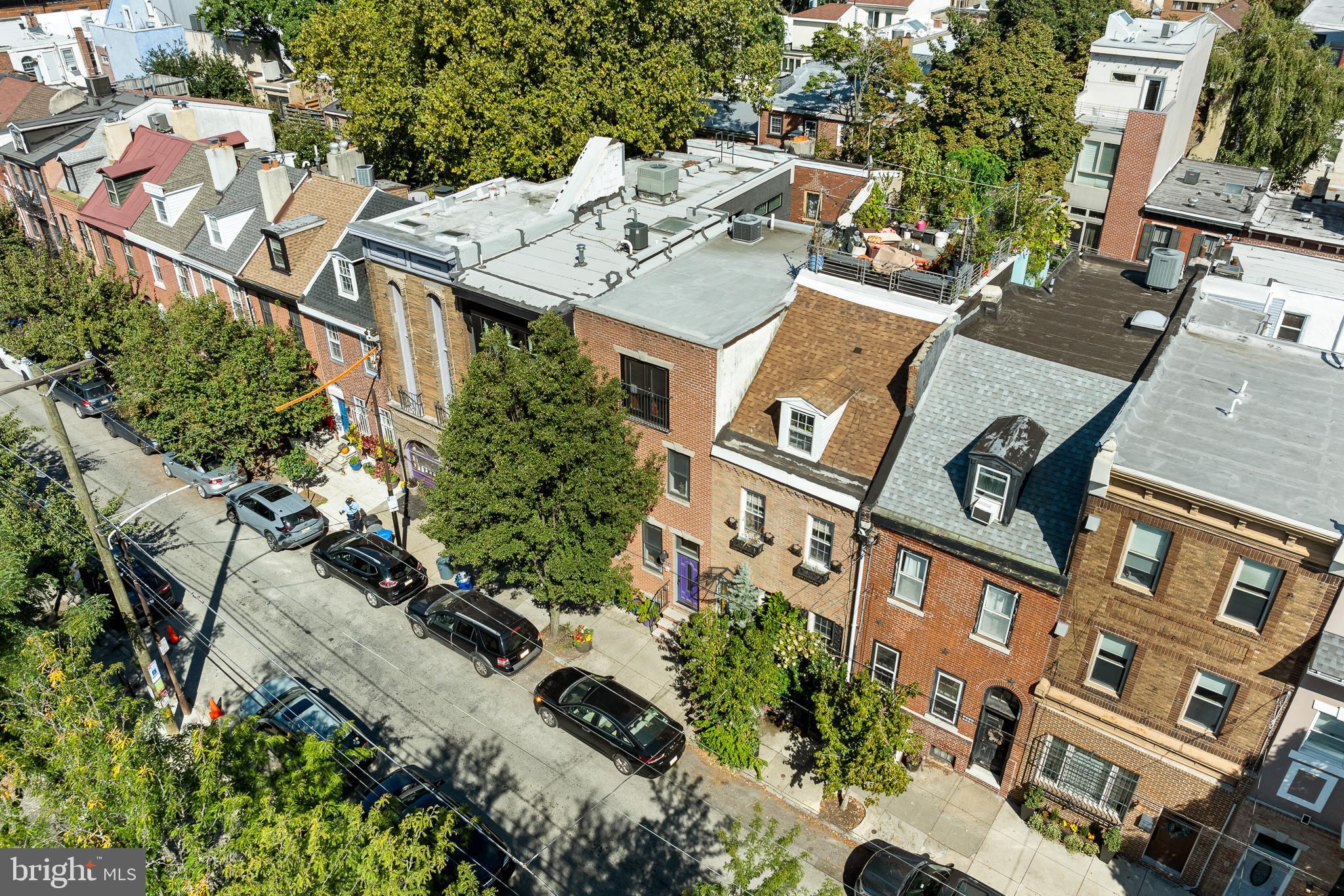 QUEEN VILLAGE - Residential