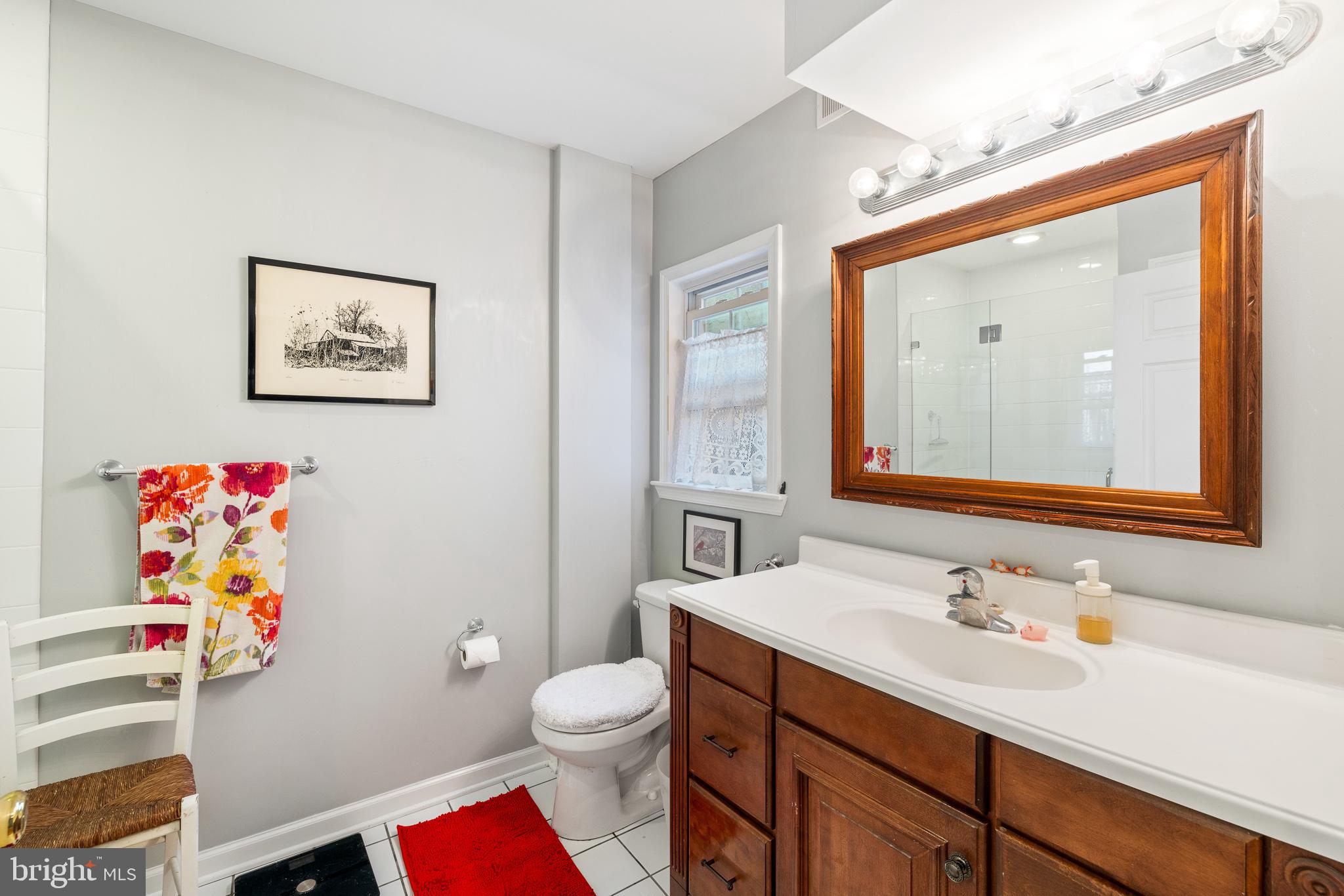 QUEEN VILLAGE - Residential