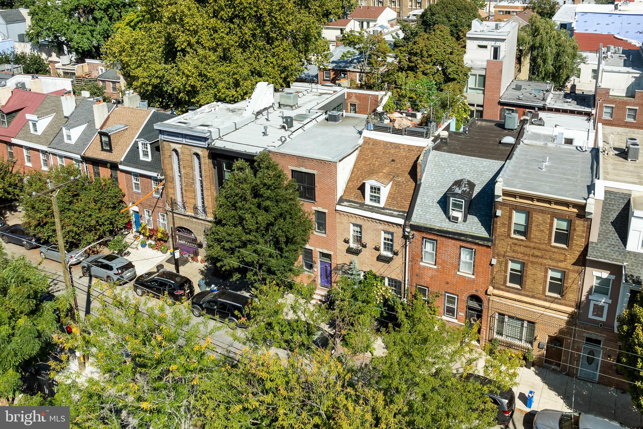 QUEEN VILLAGE - Residential