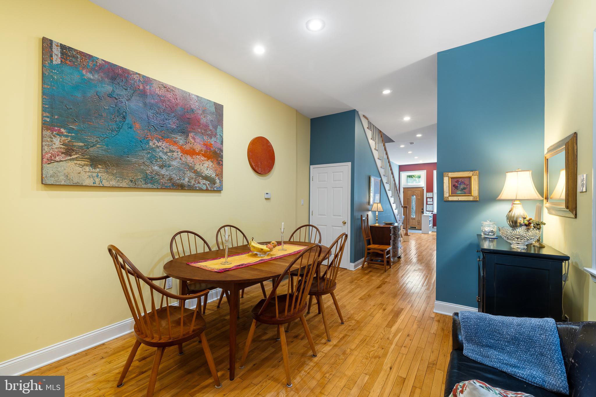 QUEEN VILLAGE - Residential