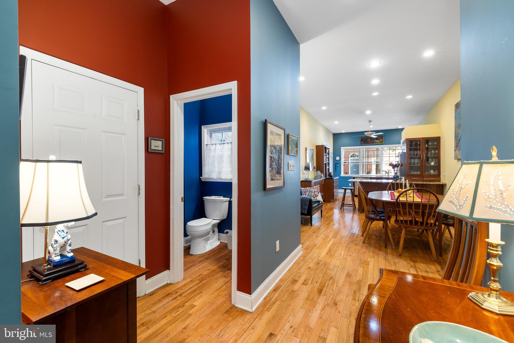 QUEEN VILLAGE - Residential