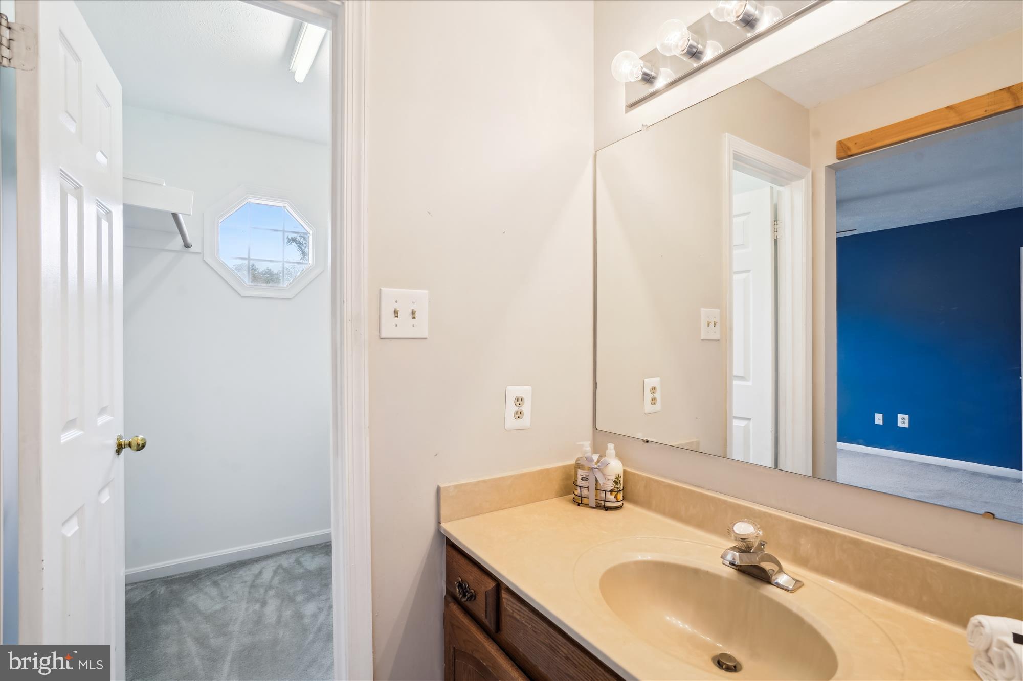 COUNTRYSIDE - Residential