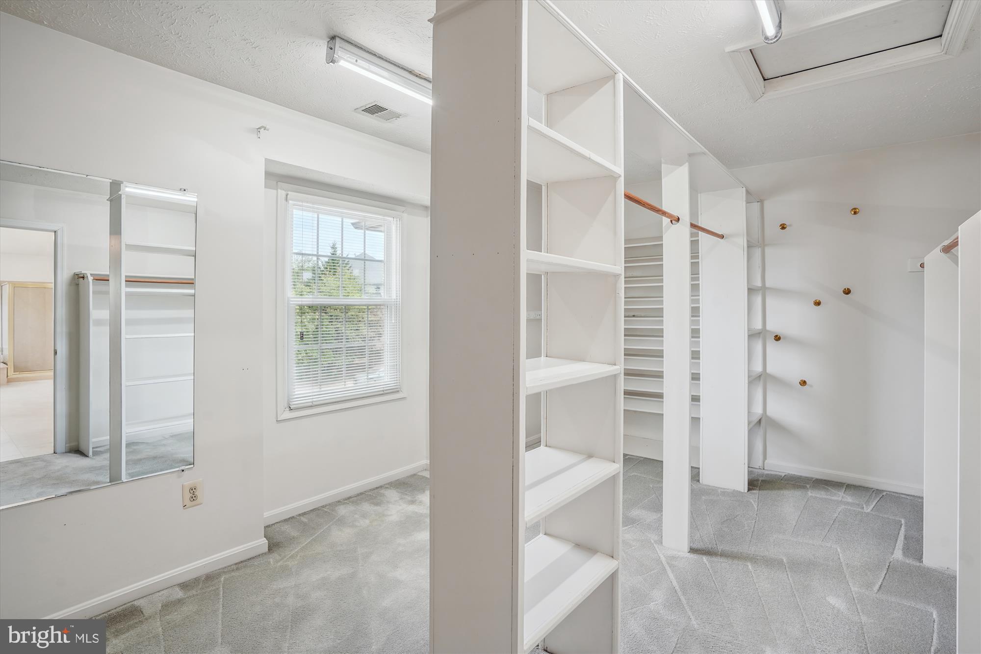 COUNTRYSIDE - Residential