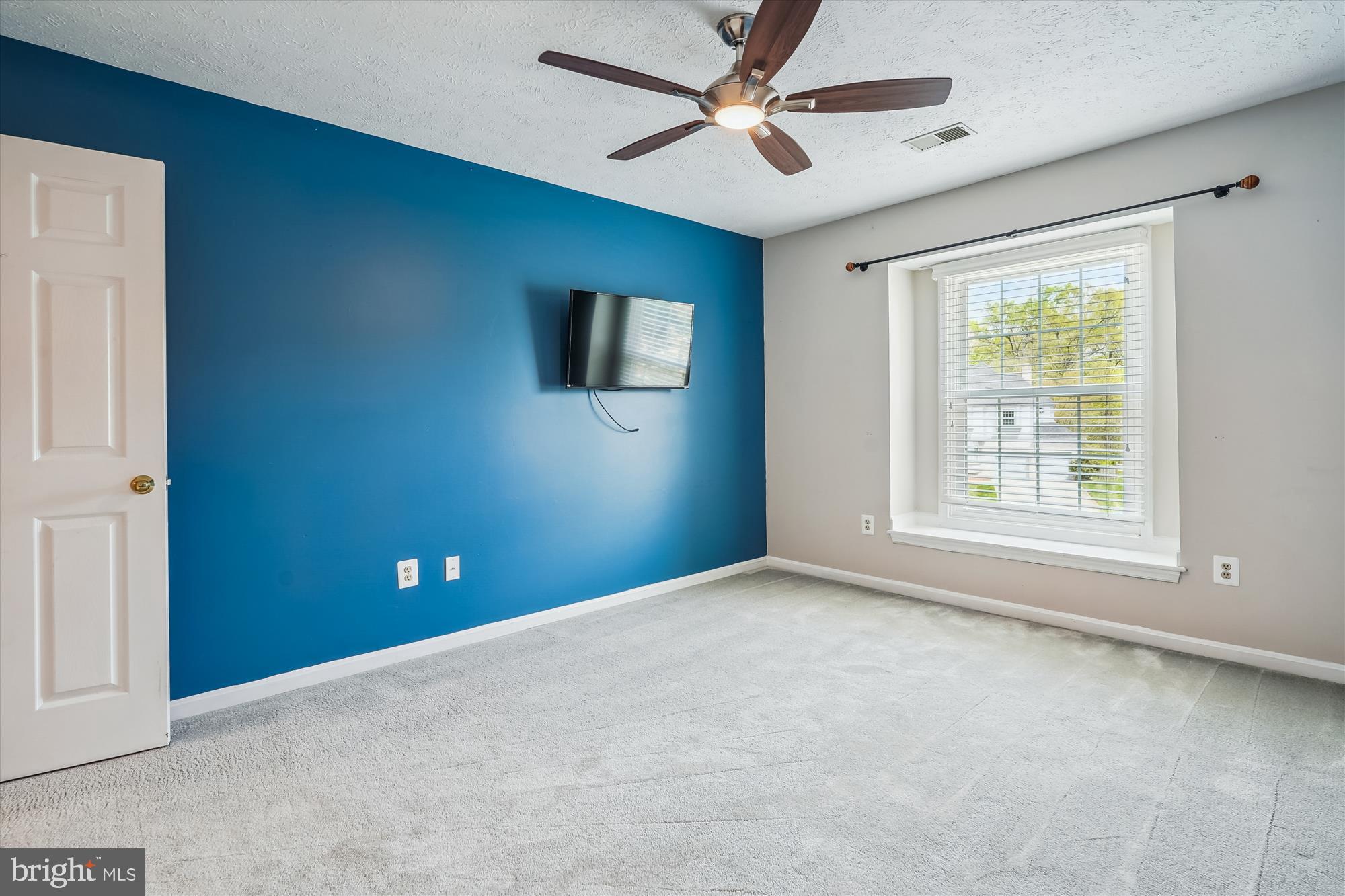 COUNTRYSIDE - Residential