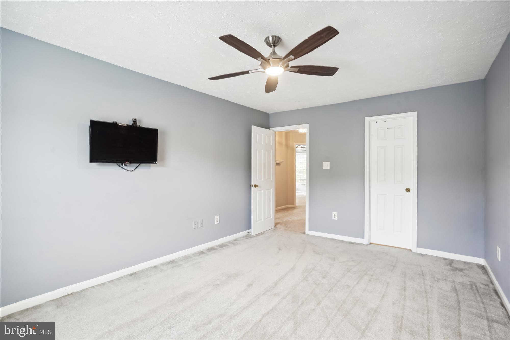 COUNTRYSIDE - Residential