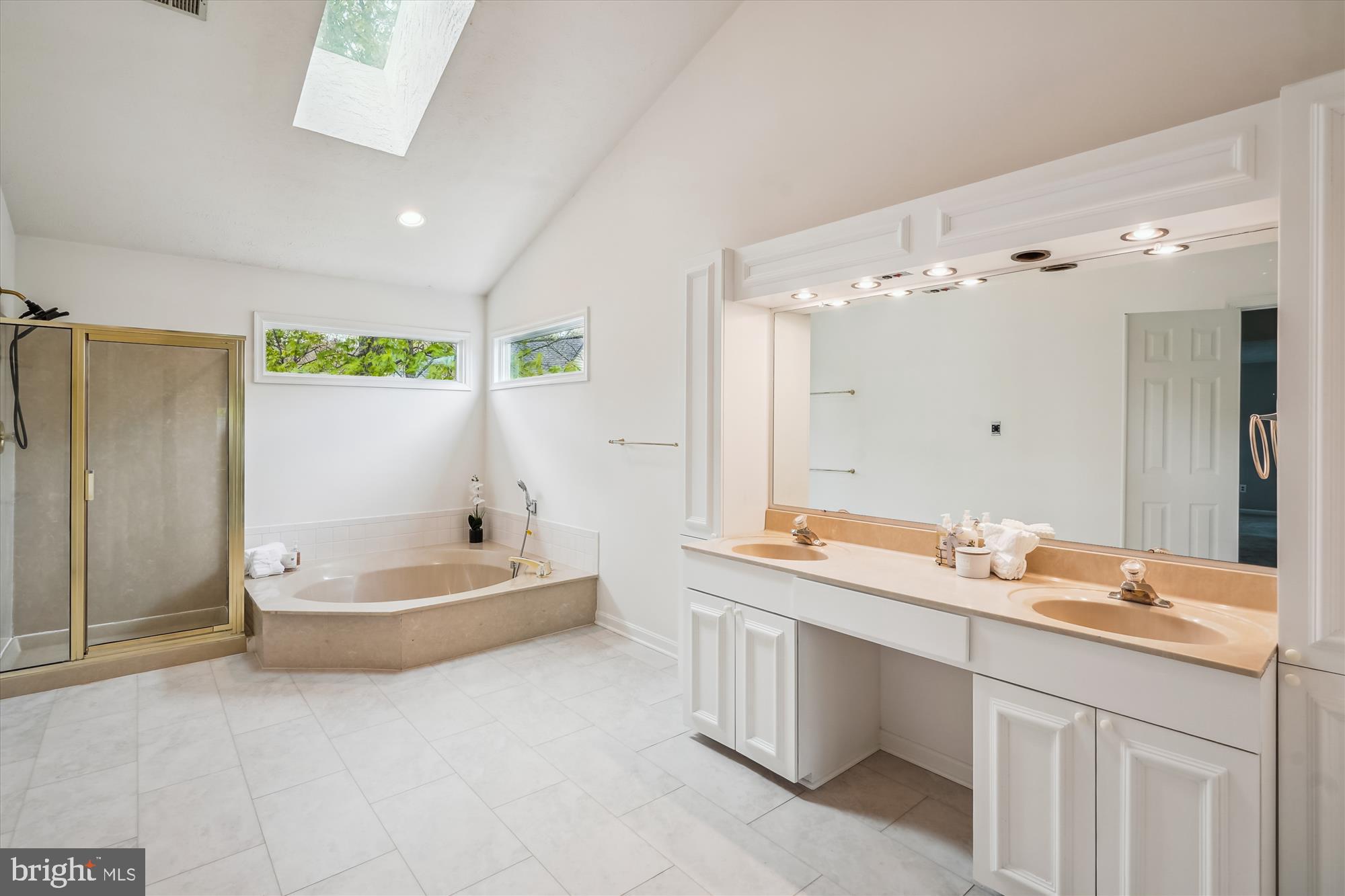 COUNTRYSIDE - Residential