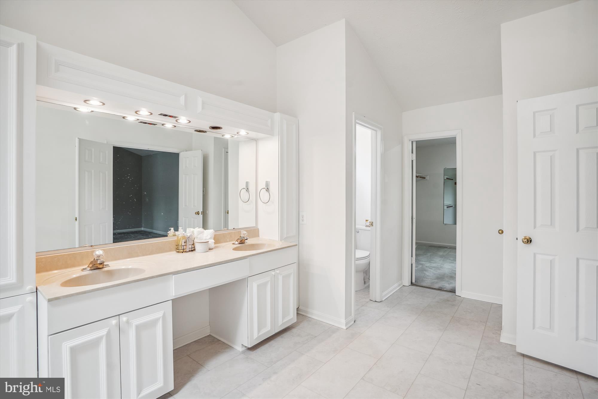 COUNTRYSIDE - Residential