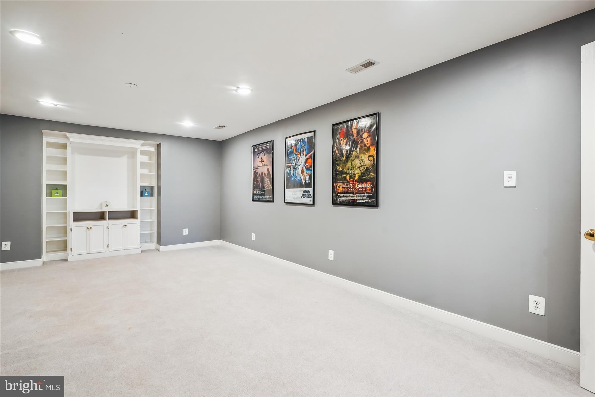 COUNTRYSIDE - Residential