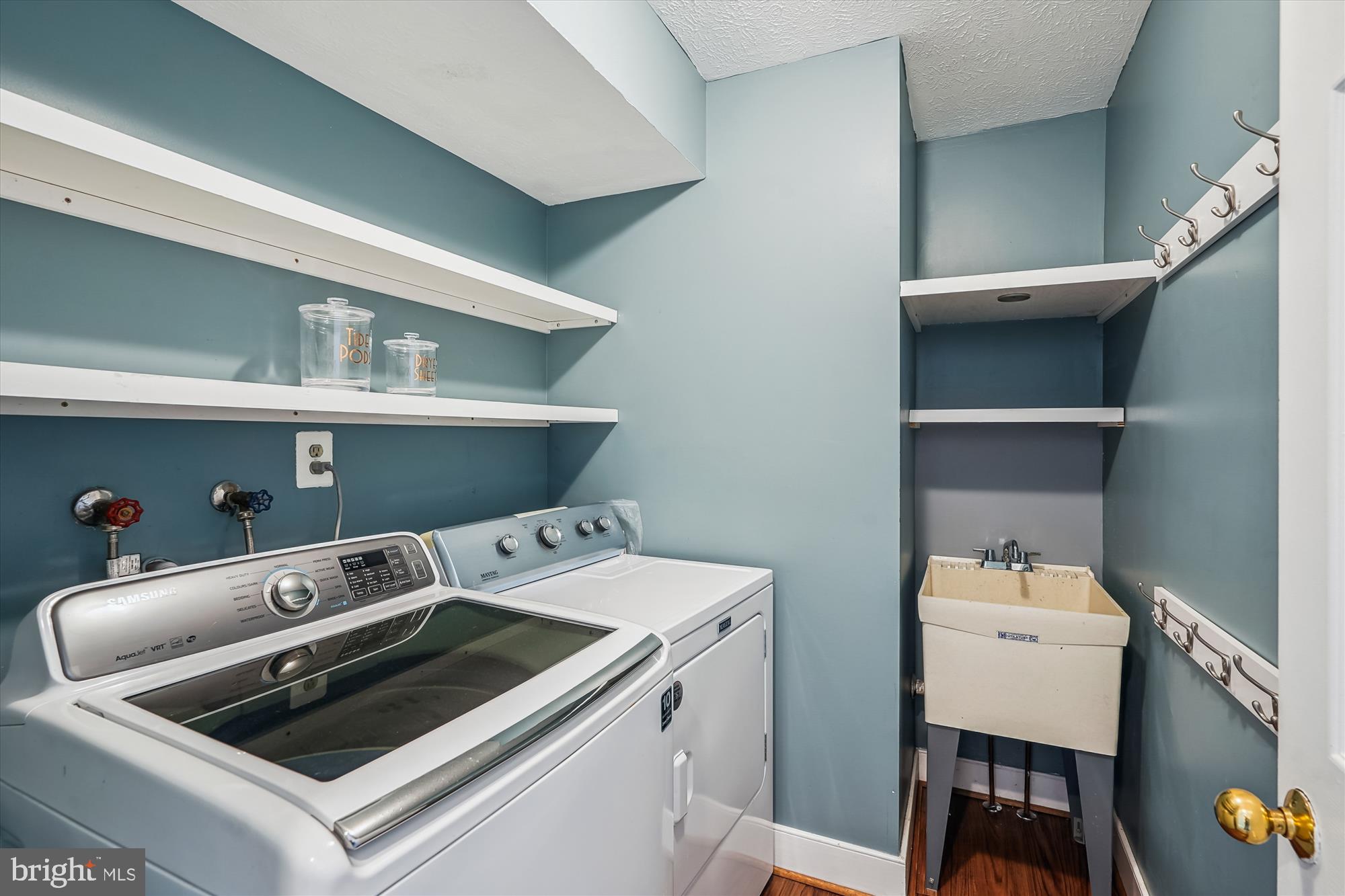 COUNTRYSIDE - Residential