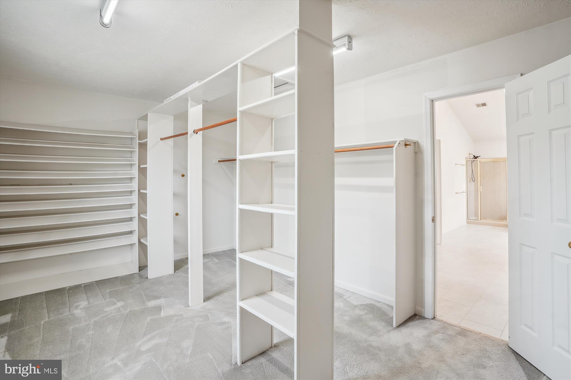 COUNTRYSIDE - Residential