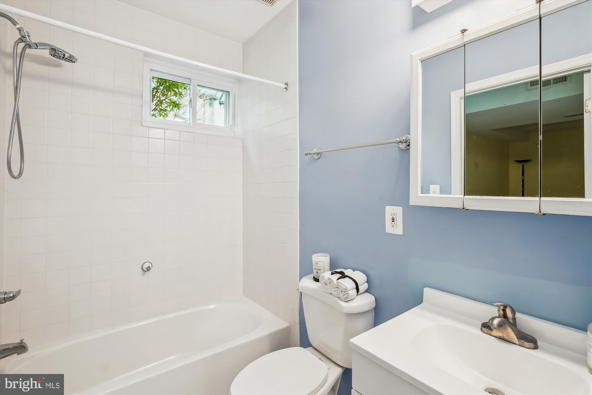 COUNTRYSIDE - Residential