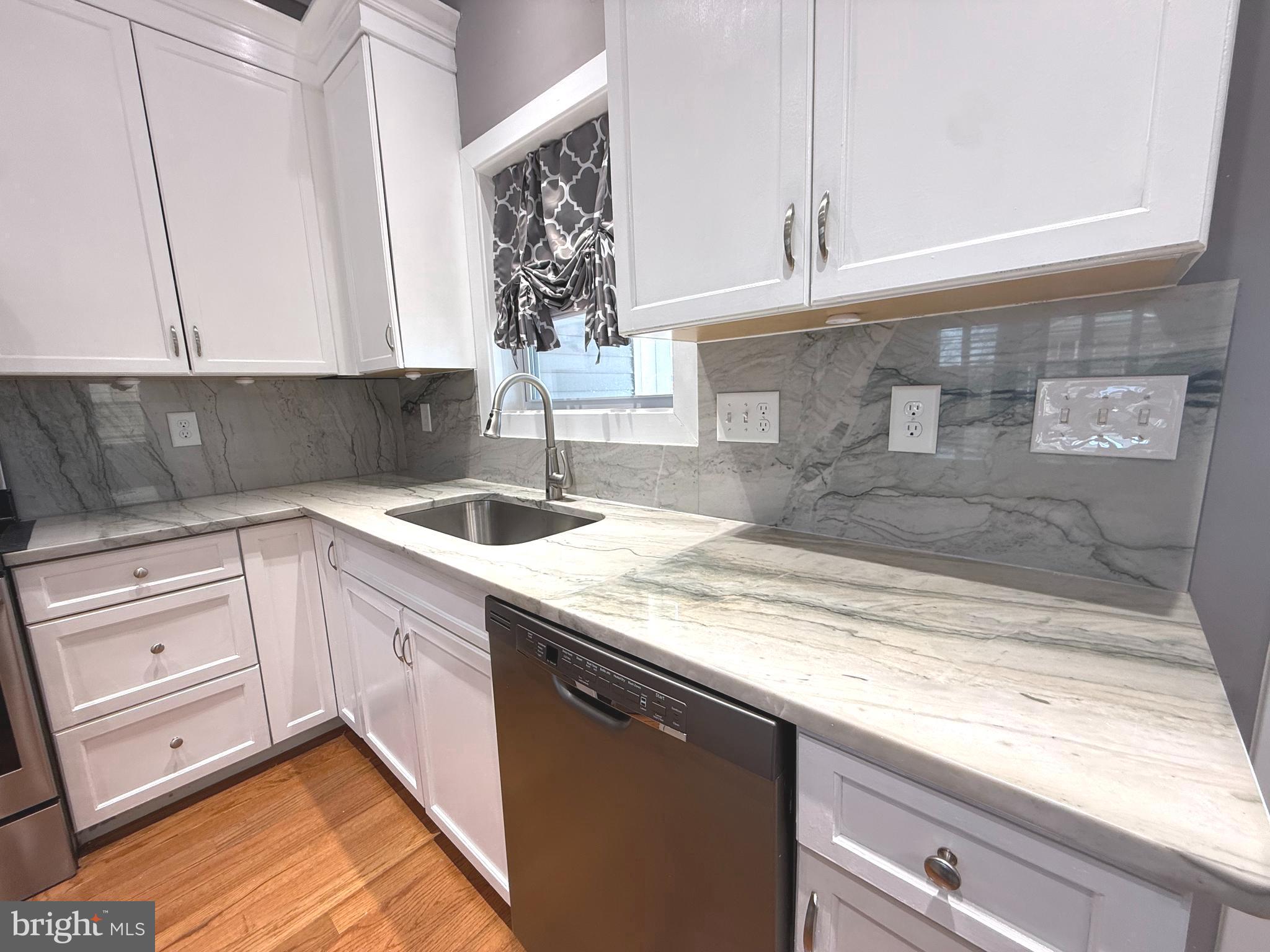 RED HILL - Residential